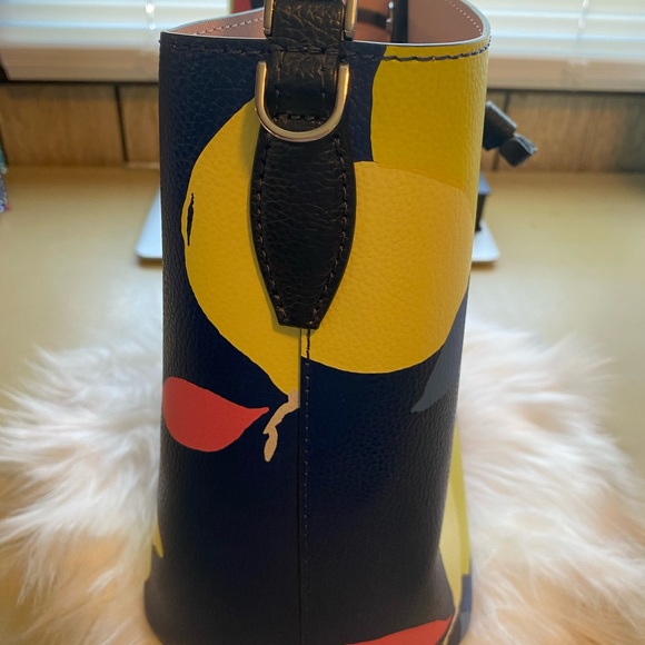 EUC Kate spade New York Eva lemon zest bucket bag/ crossbody - Picture 6 of 15